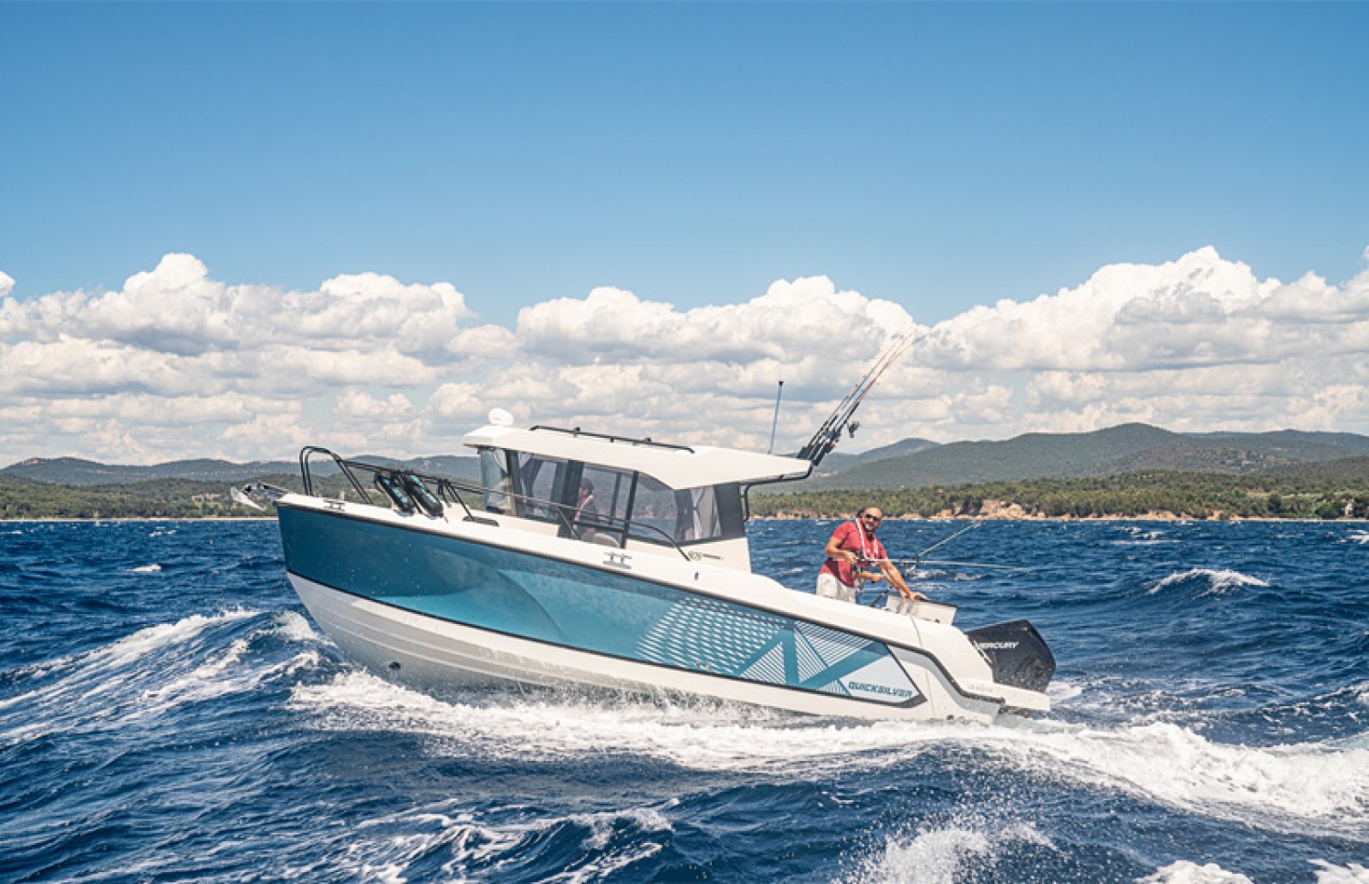 slider 1 Quicksilver Captur 805 Pilothouse